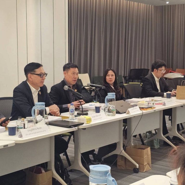 เข้าร่วมการประชุม คณะกรรมการอำนวยการ ครั้งที่ 42568 (2)