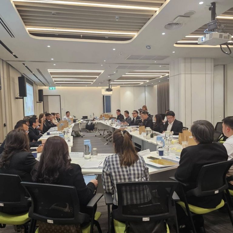 เข้าร่วมการประชุม คณะกรรมการอำนวยการ ครั้งที่ 42568 (5)
